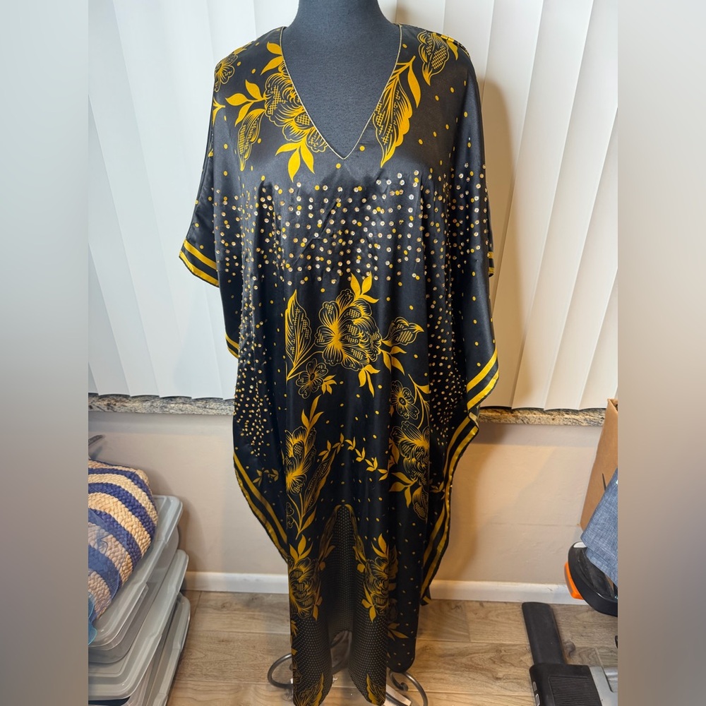 Ashro Elegant  Black Gold Bejeweled Beaded Floral Thick Kaftan Dress One Size